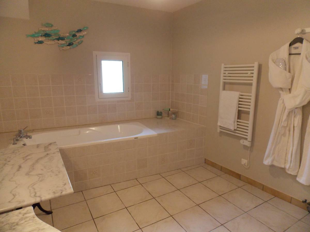 Chez Jousseaume Chambre D'Hotes Et Gites Saint-Ciers-Champagne Eksteriør bilde